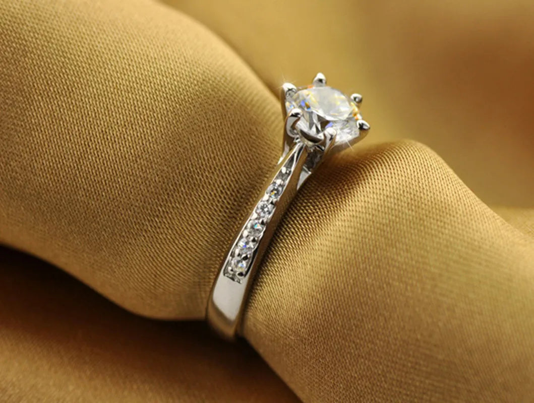 Luxury 925 Sterling Silver Ring for Women - Six Claw CZ Diamond