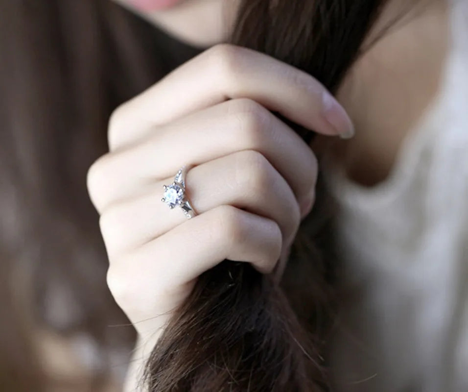 Luxury 925 Sterling Silver Ring for Women - Six Claw CZ Diamond