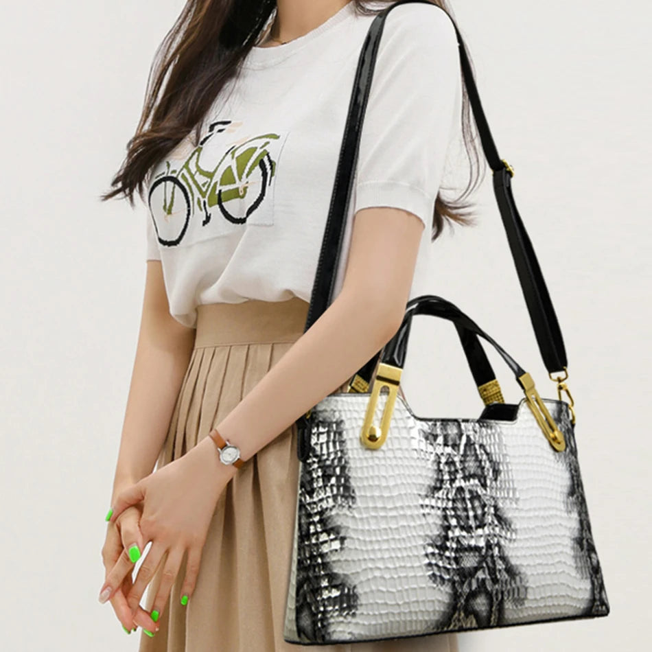 Fashion Trend Noble Women Handbag Python Pattern Luxury Ladies Party Handbag