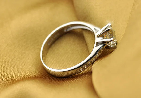Luxury 925 Sterling Silver Ring for Women - Six Claw CZ Diamond