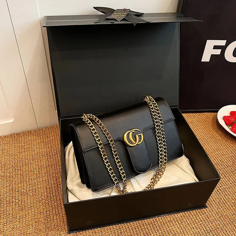 Luxury Women's Handbag - Versatile Chain Bag, designed for the modern women.